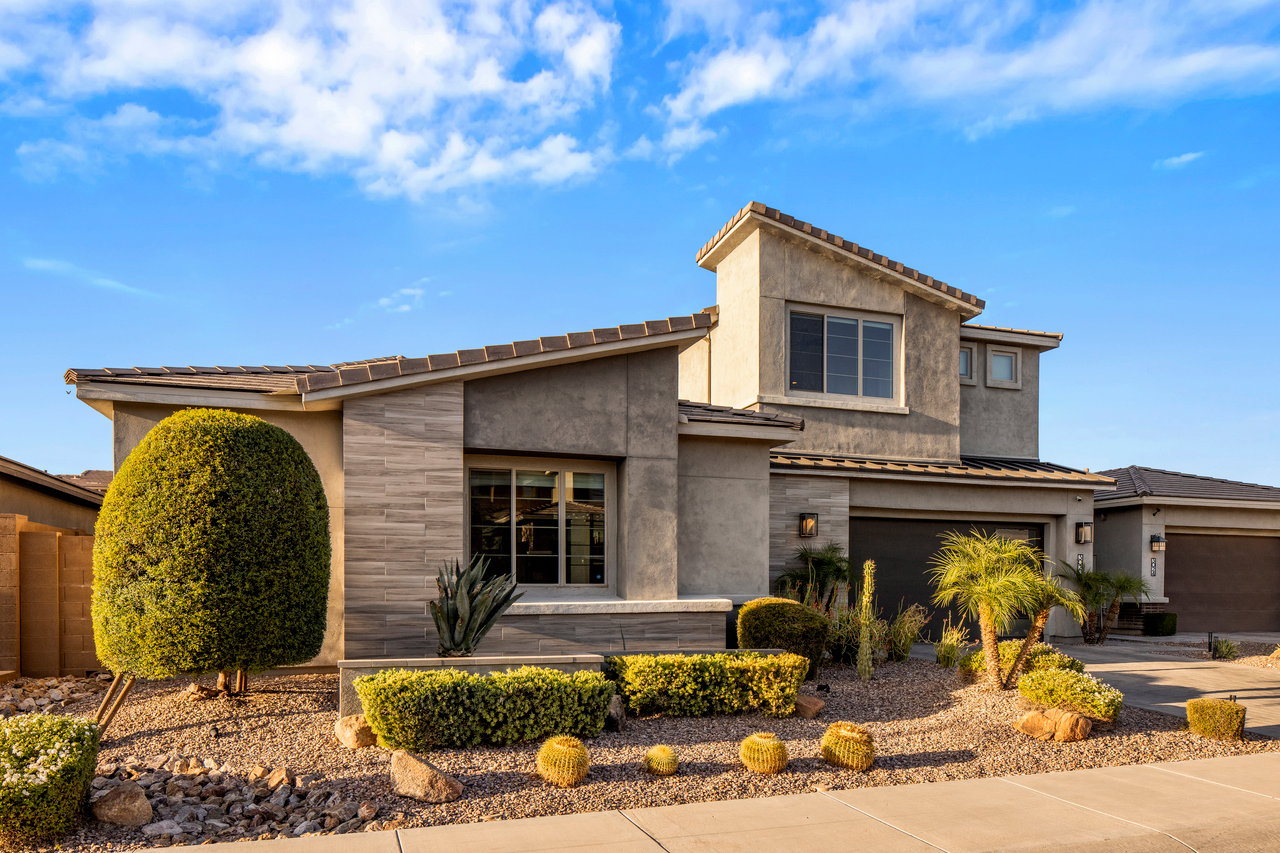 3020 E LOS GATOS Drive