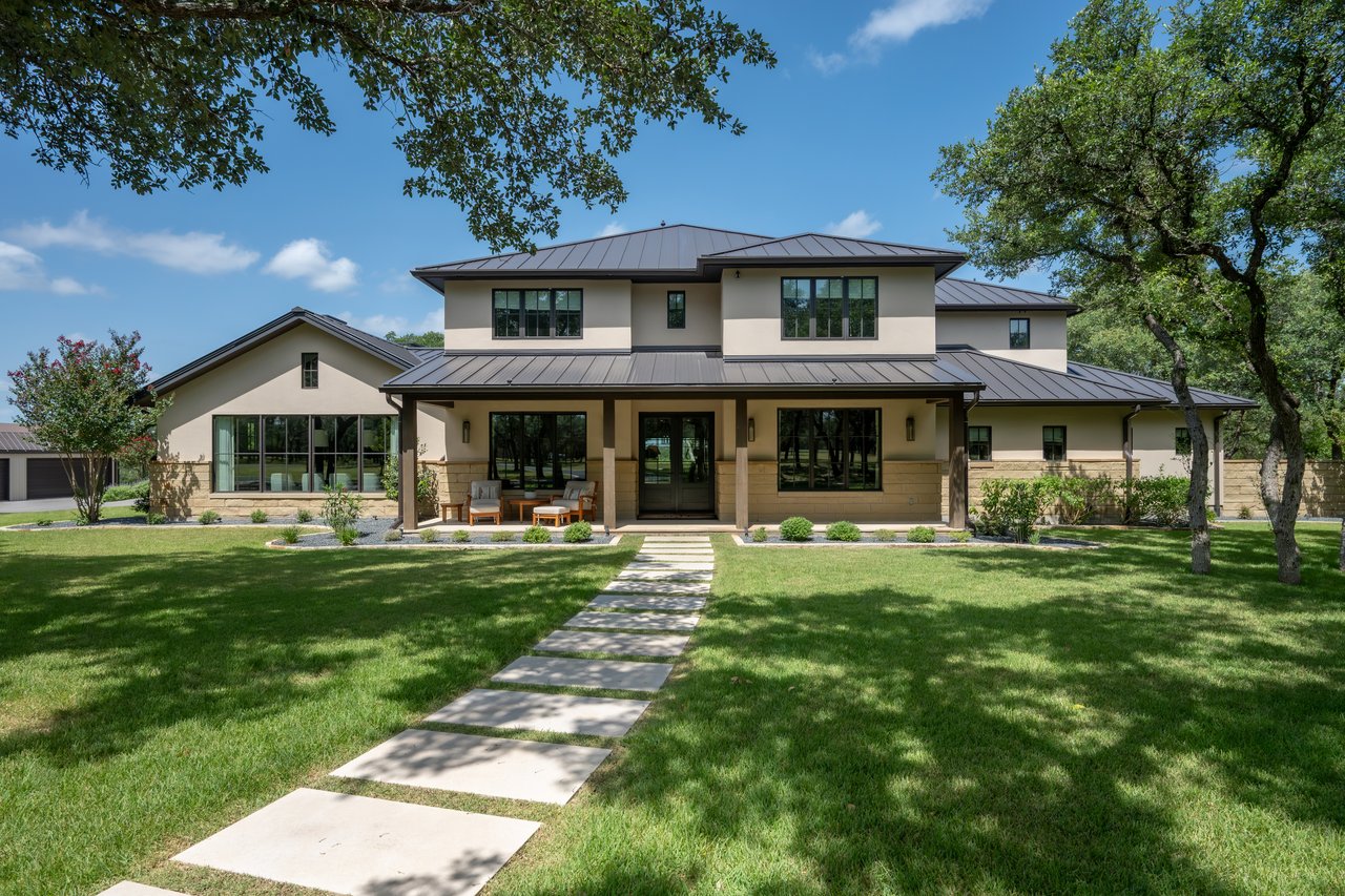 900 Rivercliff Drive