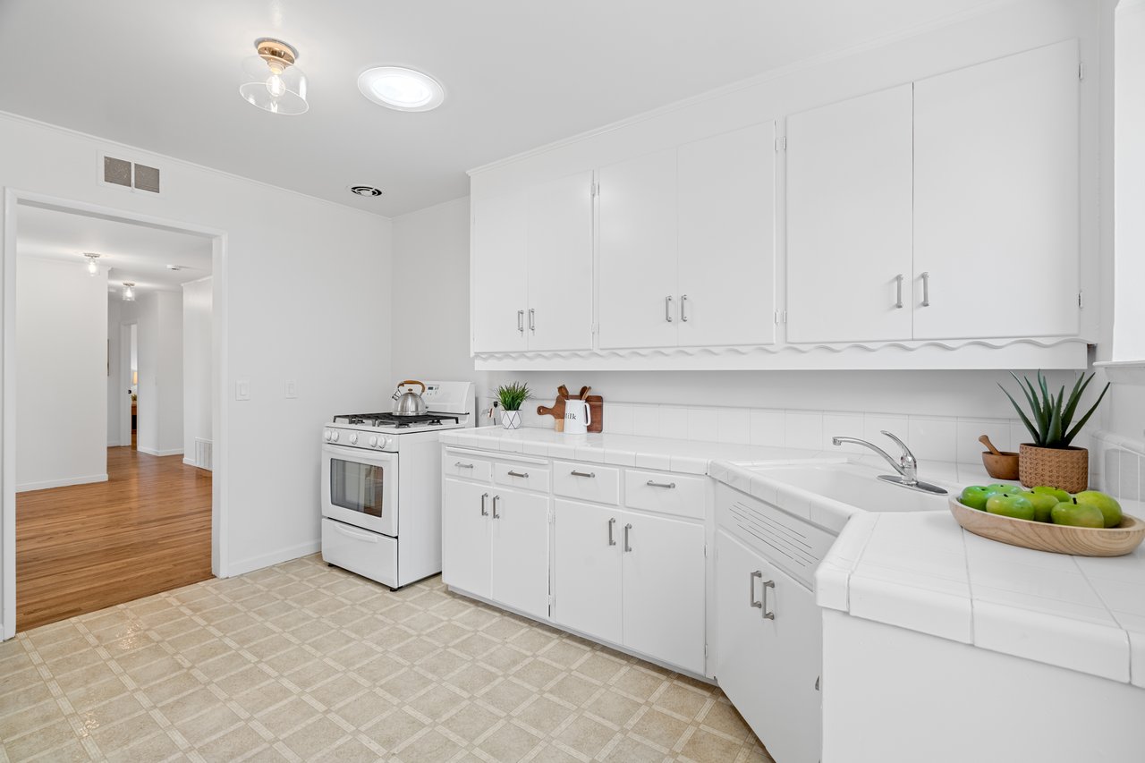 1105 W Mc Kinley AVE