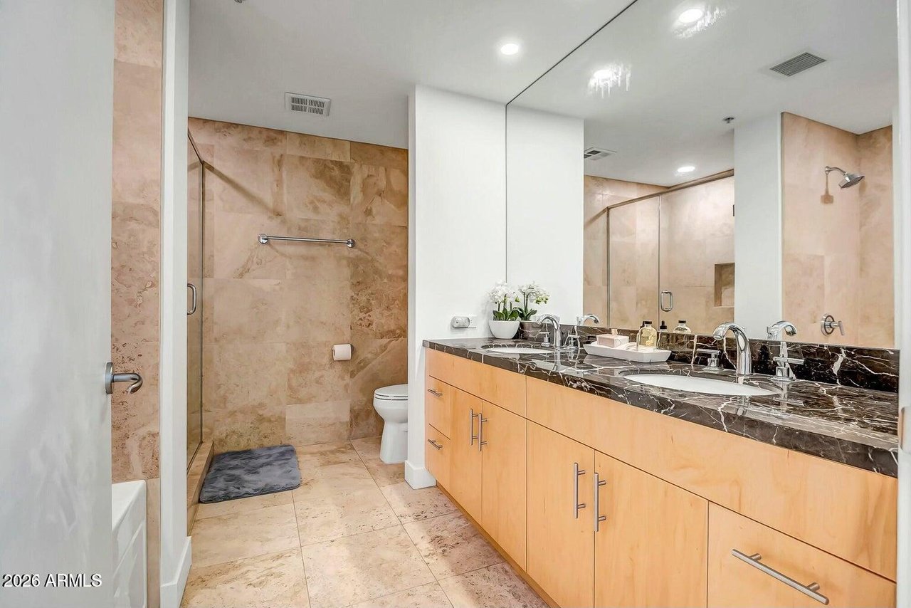 7121 E Rancho Vista Dr, #5011