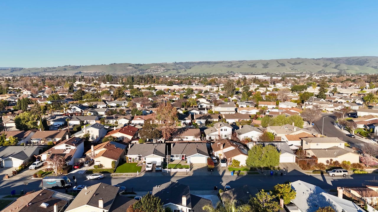 32490 Lake Temescal Ln