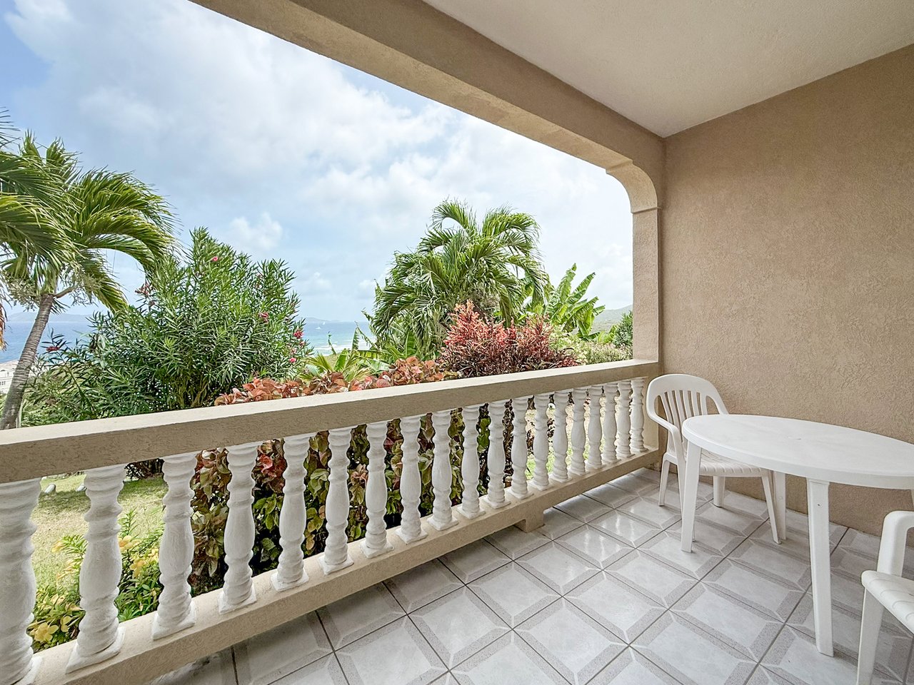 317 Paraquita Bay 2 Bedroom Apartment 