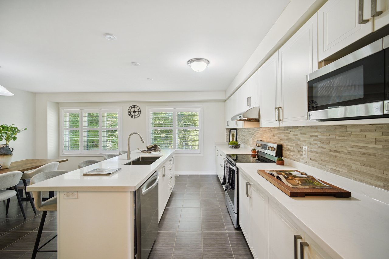 GORGEOUS TOWNHOME