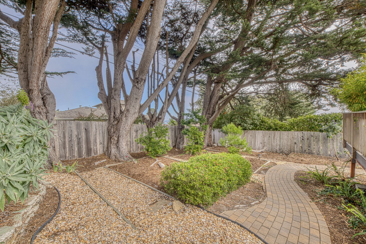 14 Shady Ln  Monterey