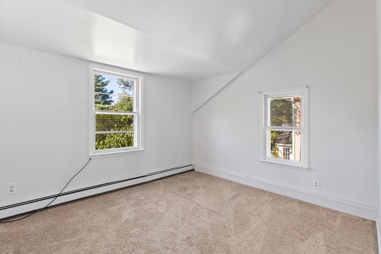 36 Anderson Road Unit: 2nd floor