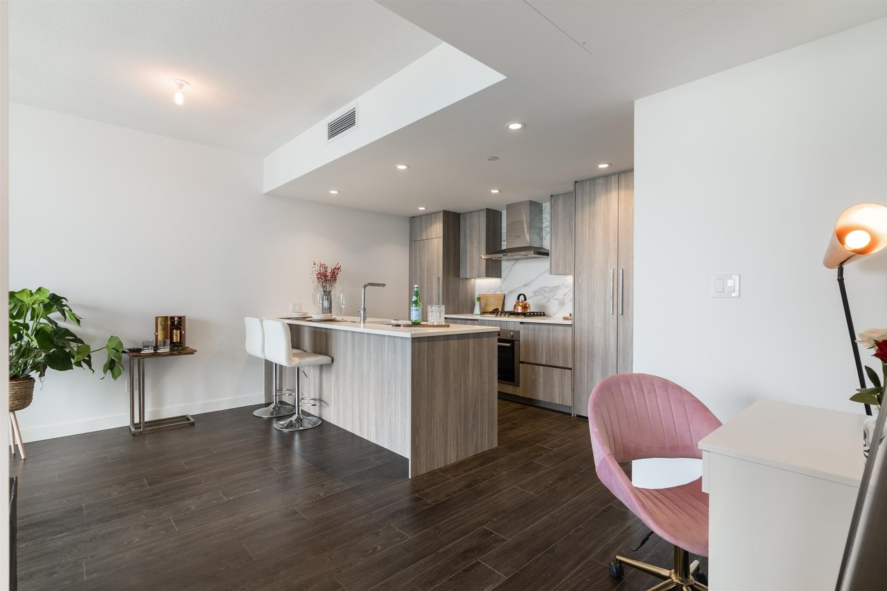 3604-9887 Whalley Blvd
