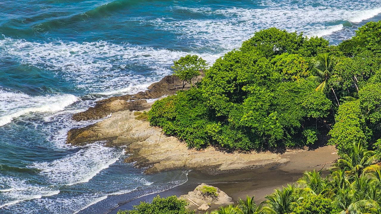 MANGO MANOR RIDGE PREMIER OCEAN VIEW PROPERTY IN DOMINICAL