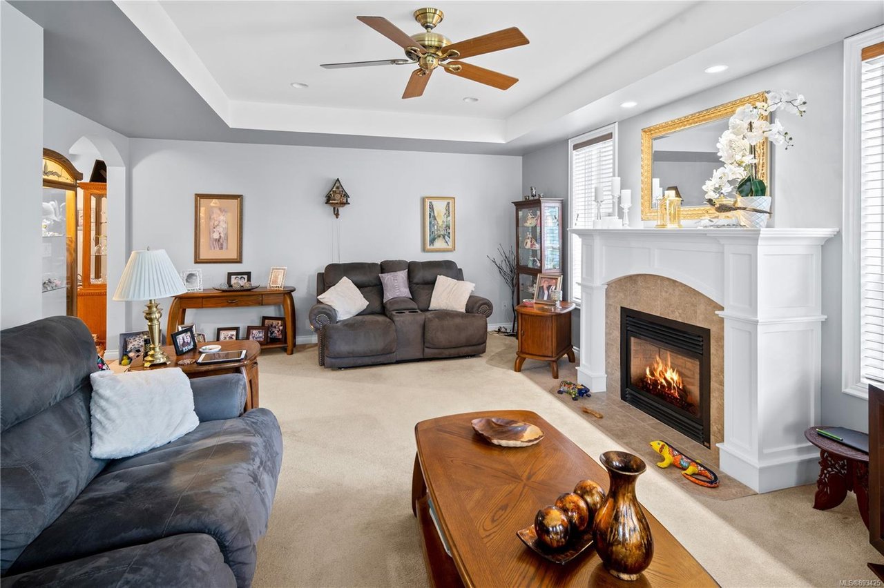 1260 Rockhampton Close