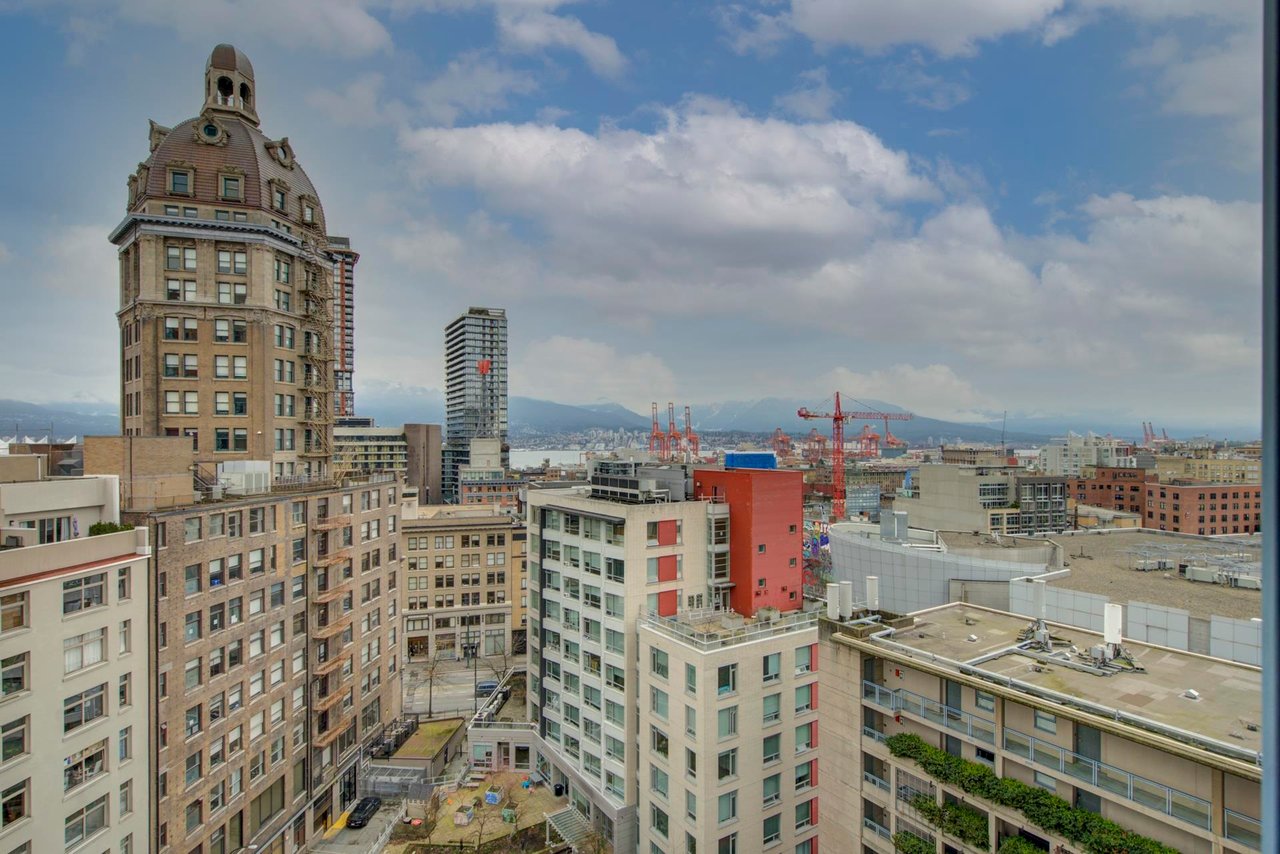 1302-183 Keefer Pl