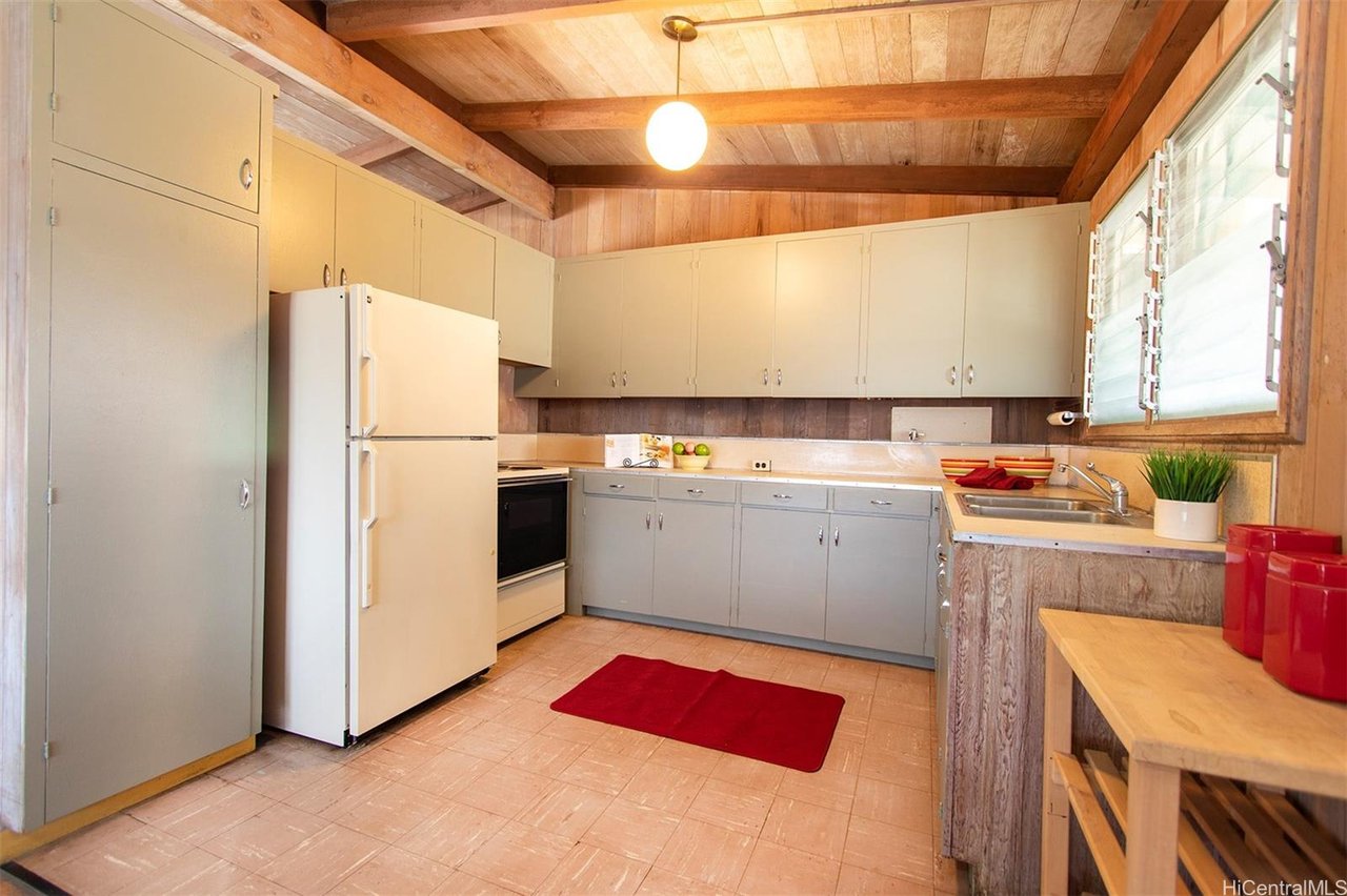 3284 Kalua Pl