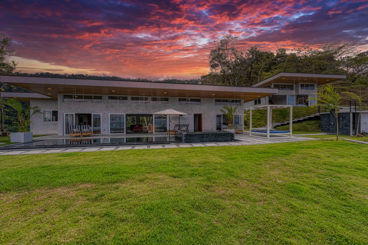 Private Rainforest View Luxury Estate, Dominical, Puntarenas