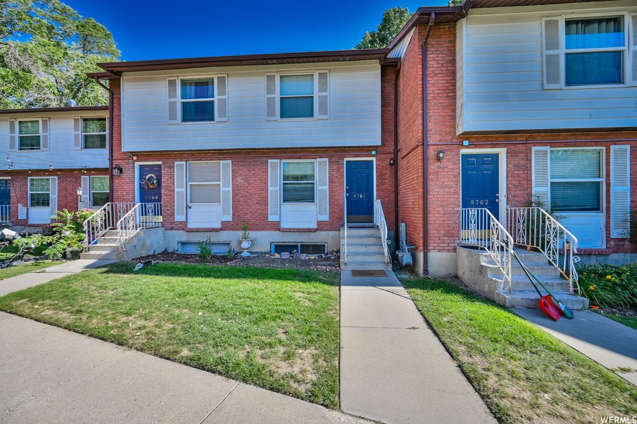 8764 South 620 East