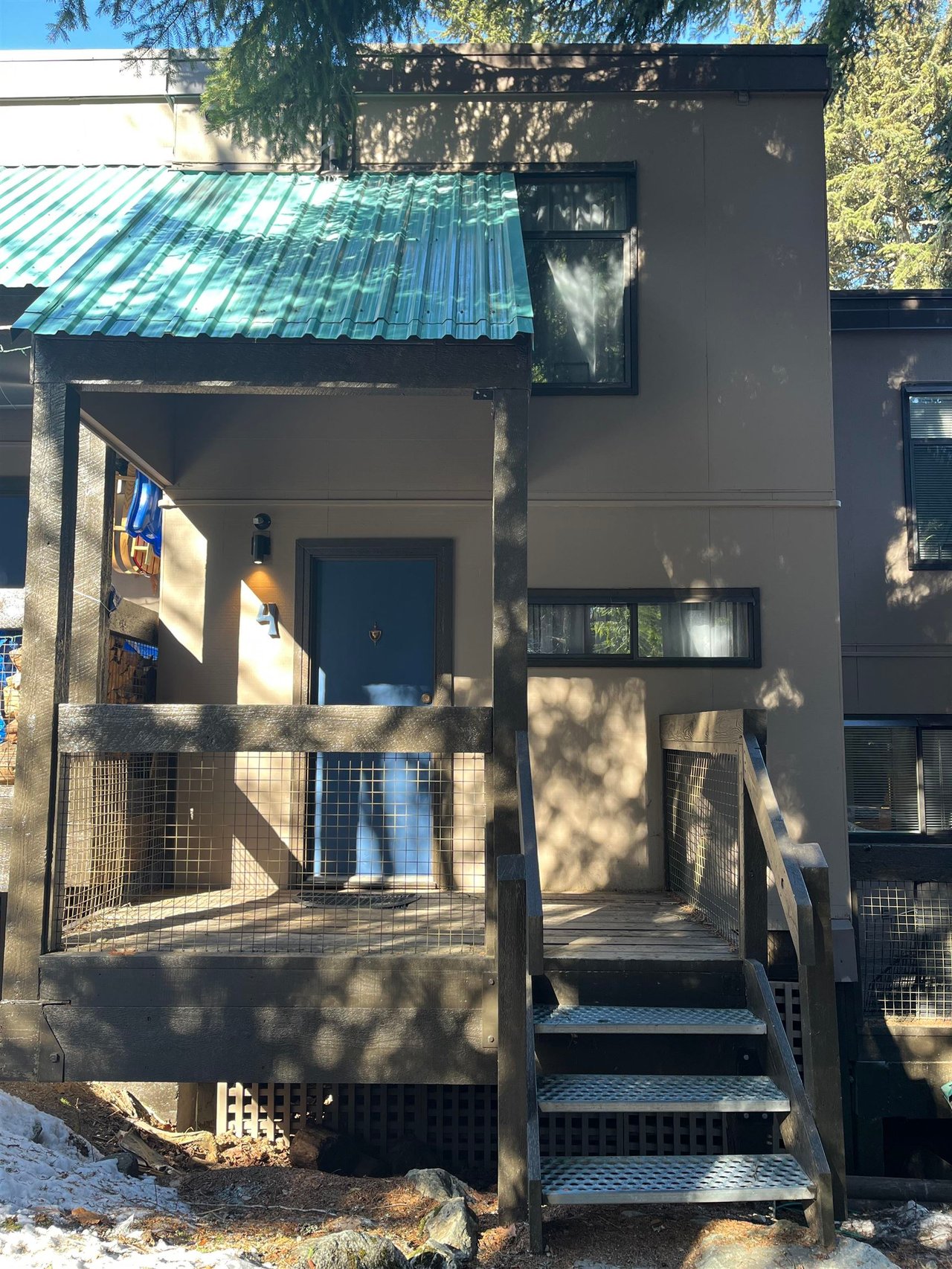 4-2400 Cavendish Wy