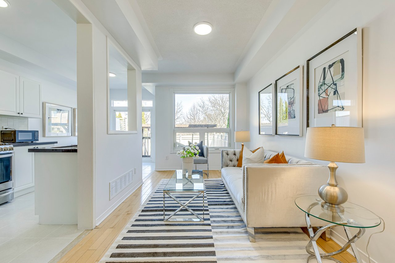 2281 Stone Glen Cres