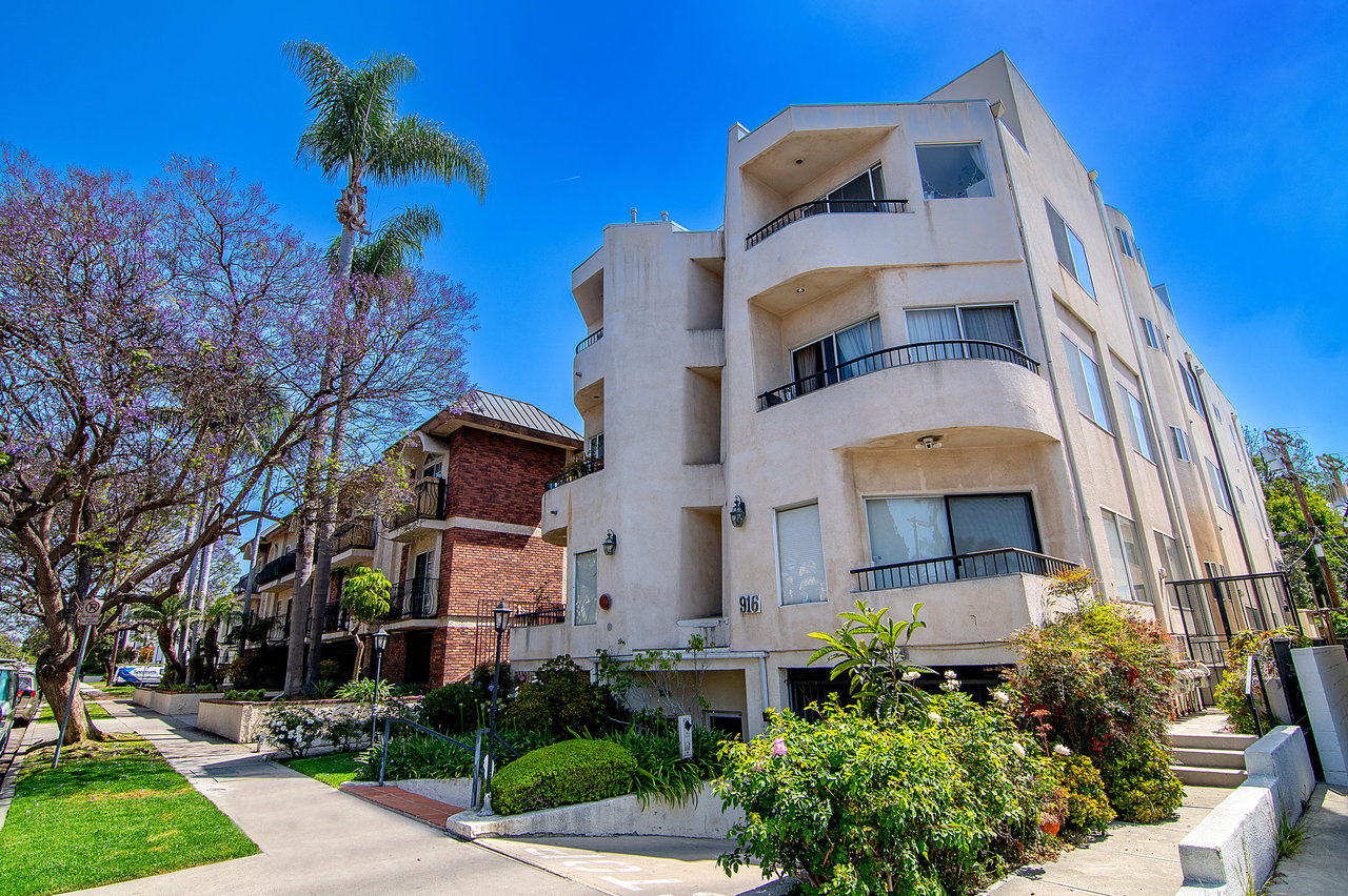916 S. Shenandoah St. # 1