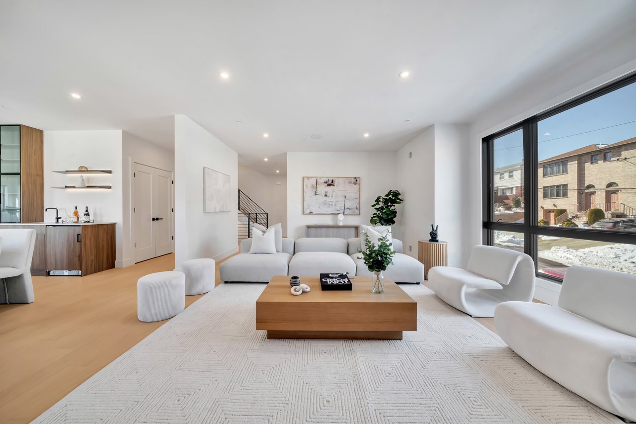 2220 Mackay Avenue B