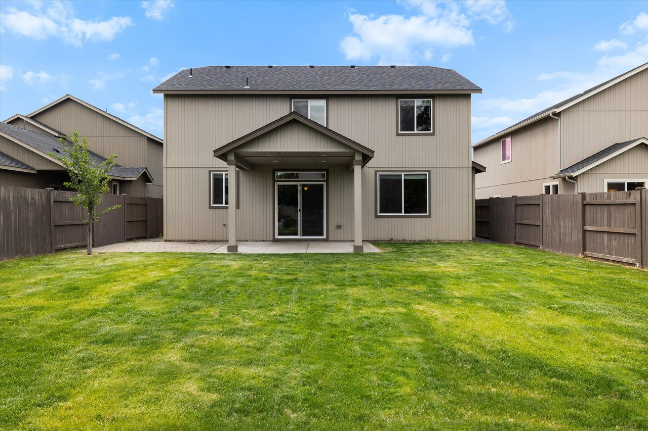 21278 SE Daylily Ave