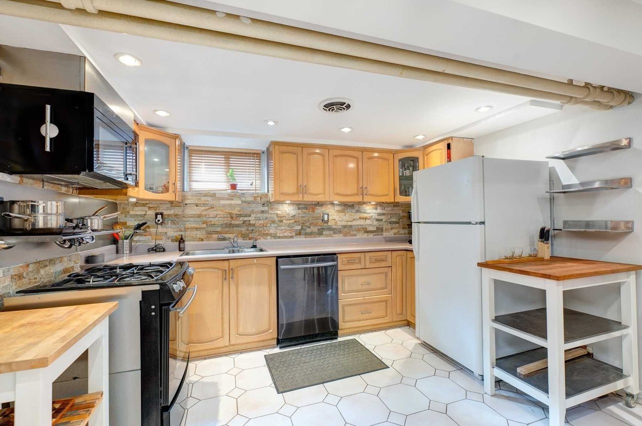 47 Lankin Blvd