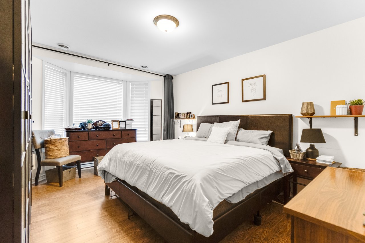 48 Mississauga Rd N 1