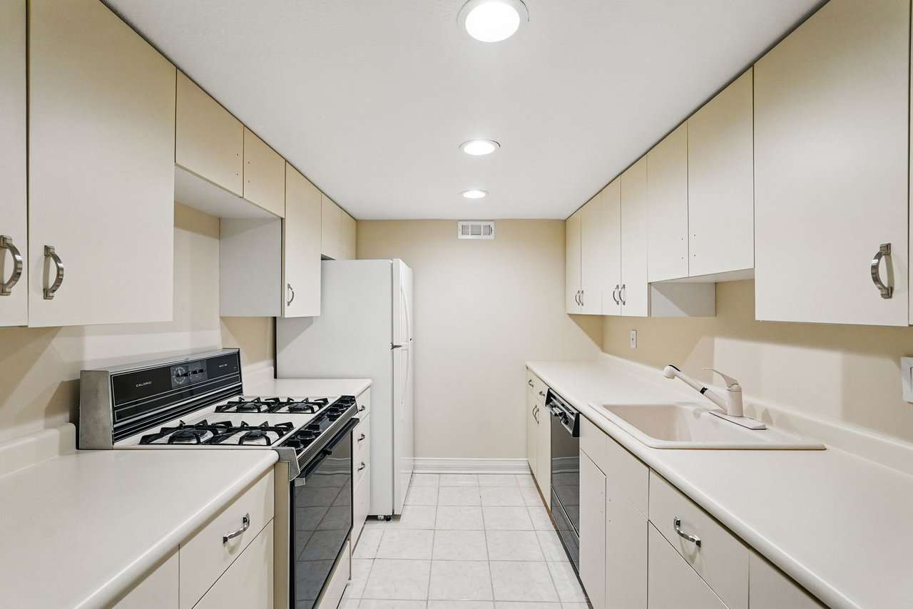 559 Normandy Ct