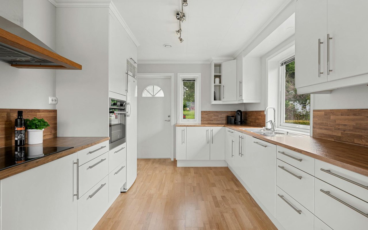 How to Keep Your Kitchen From Looking Dated