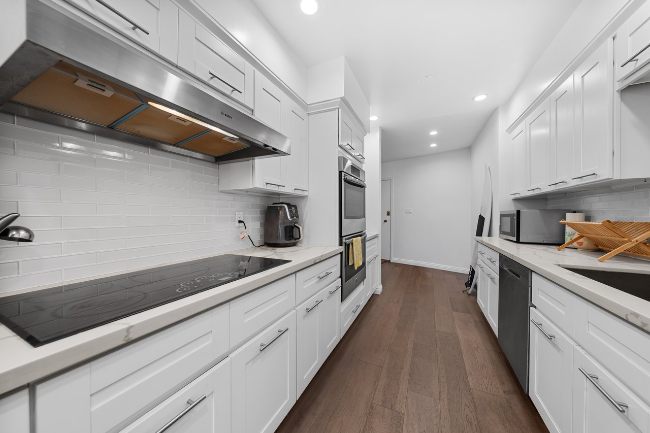 11970 Montana Ave Unit: 207, Brentwood 