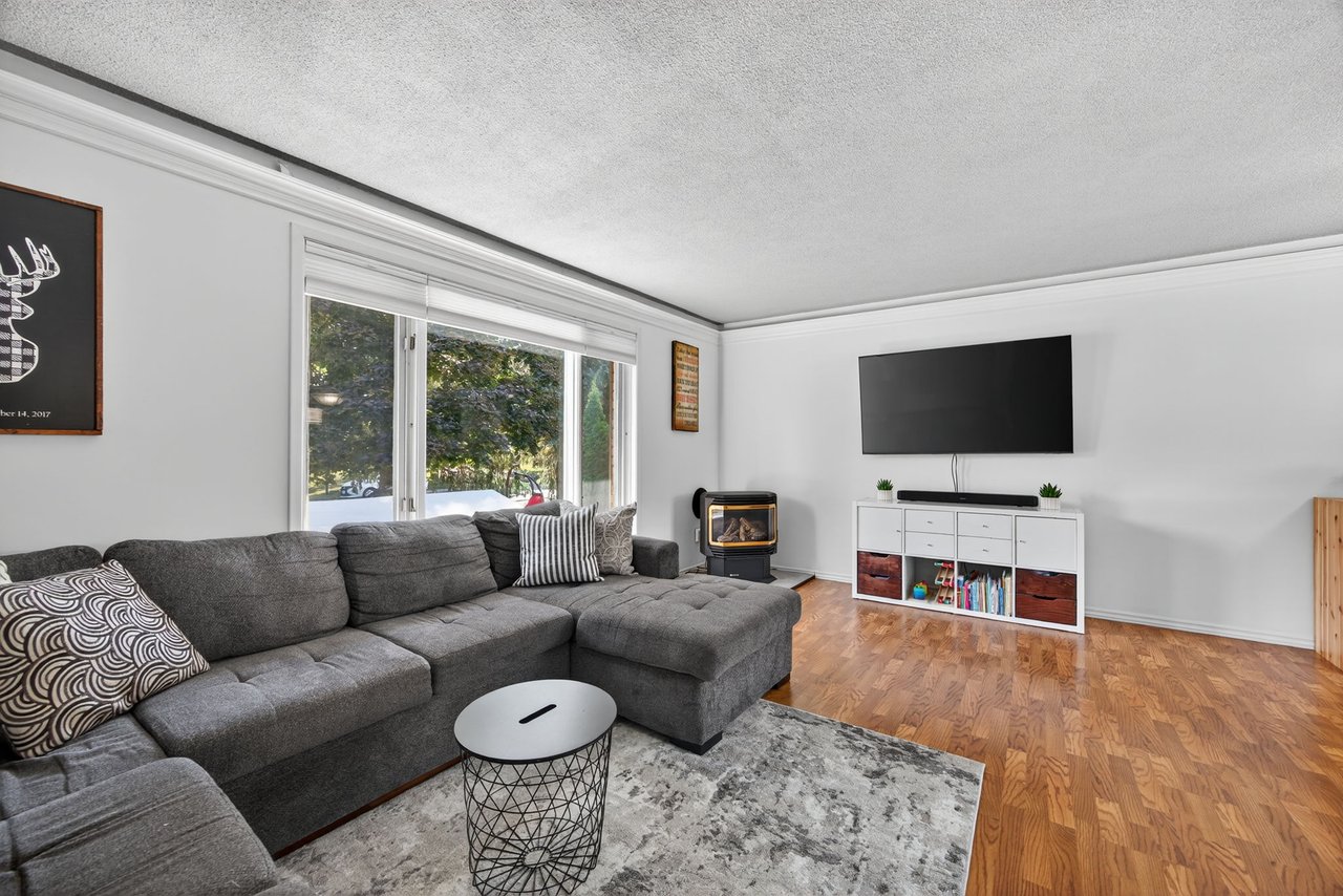242 East Street, East Gwillimbury