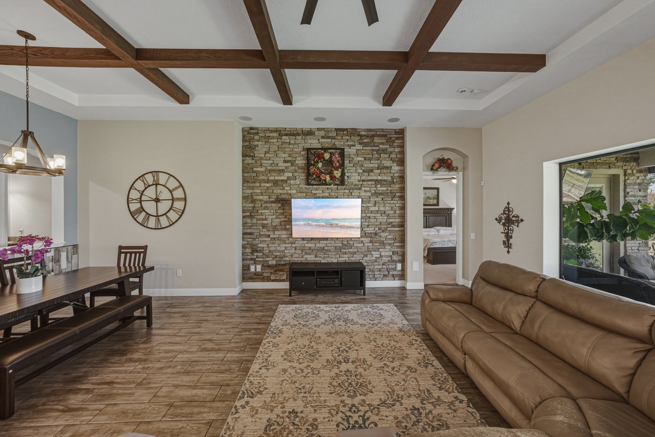 6743 Sunset Vista Way 