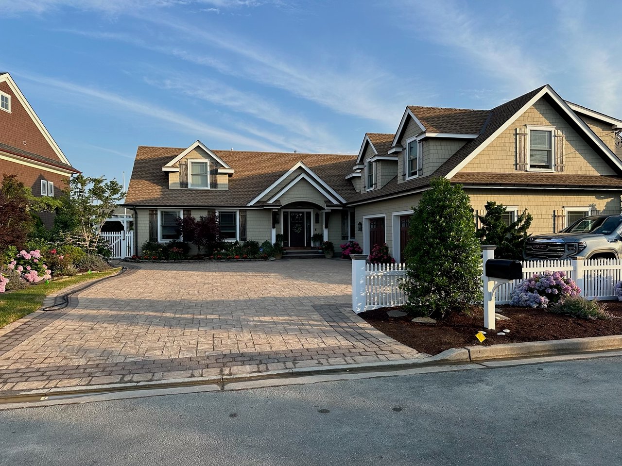 #149 Exclusive Curtis Point Home with Pool