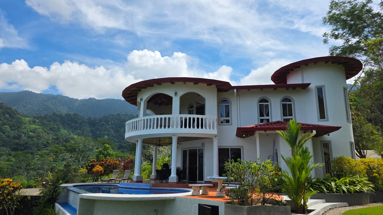 Ojochateau - Rare Ocean & Mountain View 4BR Home in Costa Rica