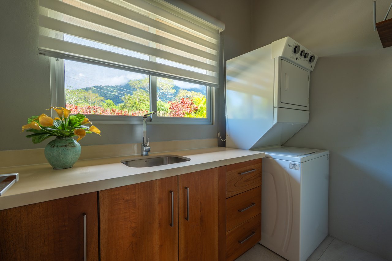 Blue Horizon – luxury ocean-view home in Ojochal, Costa Rica