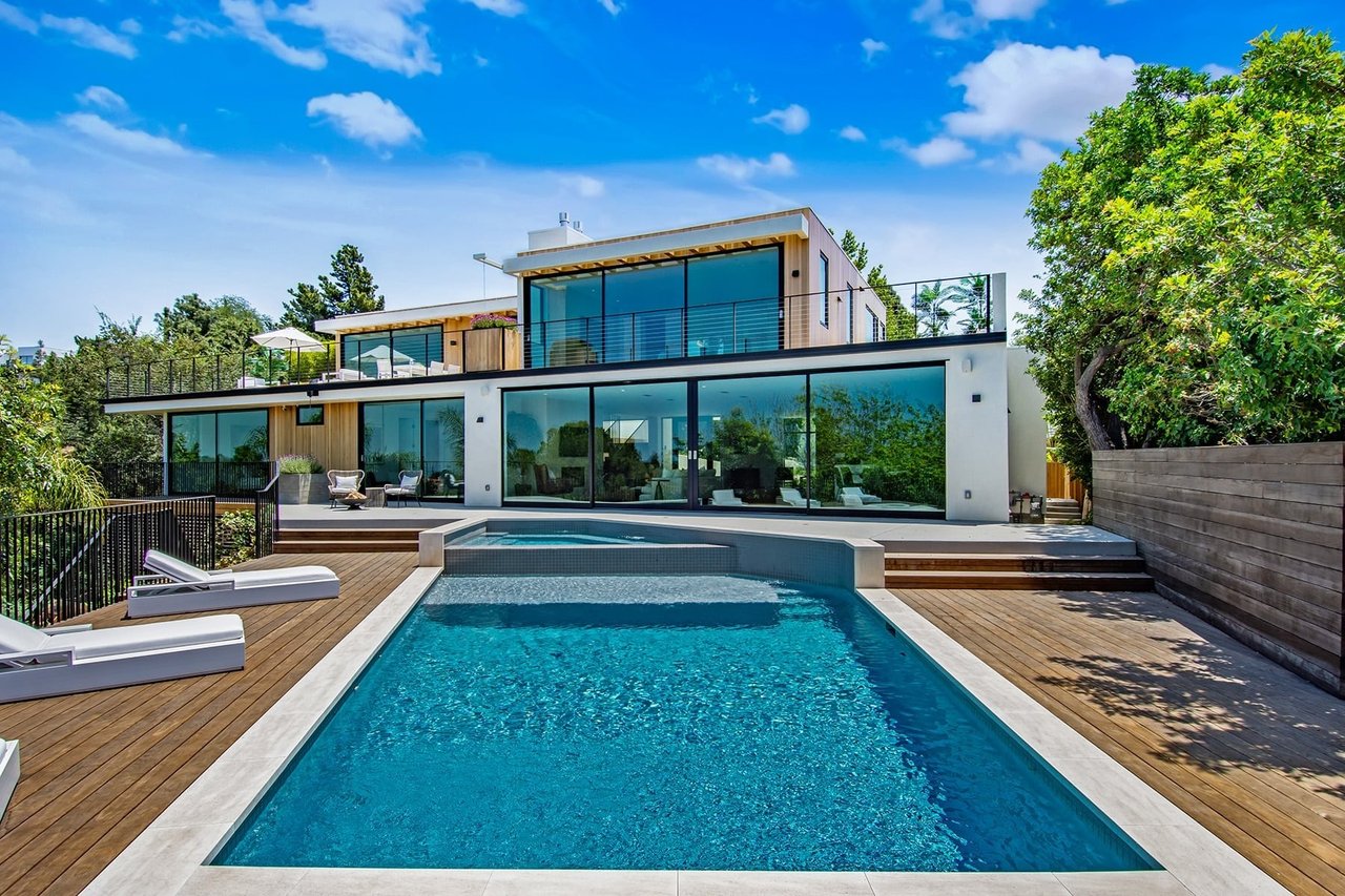 9040 Alto Cedro Drive