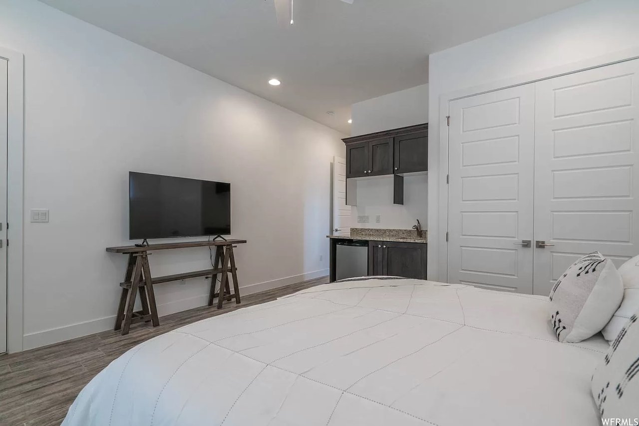 HIDEAWAY RETREAT