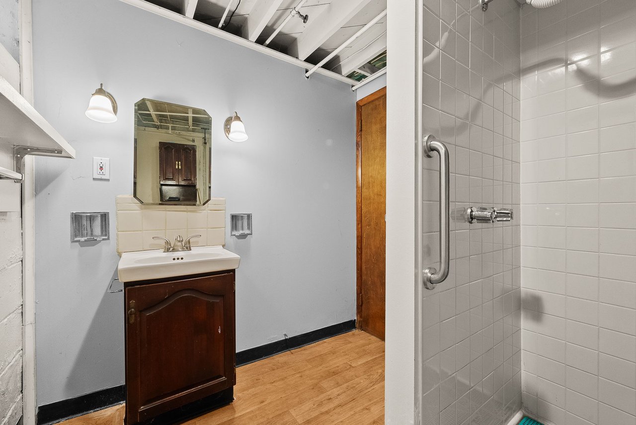 615 Lincoln Ave, Carnegie PA 15106