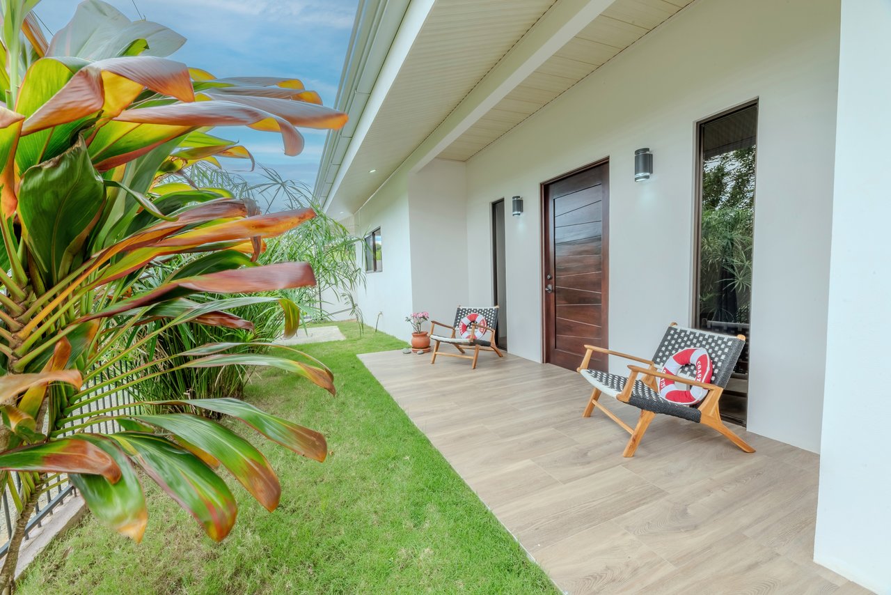 Vista de la Montaña House - Beautiful residence in the desirable Finca Los Alfaro - Quepos