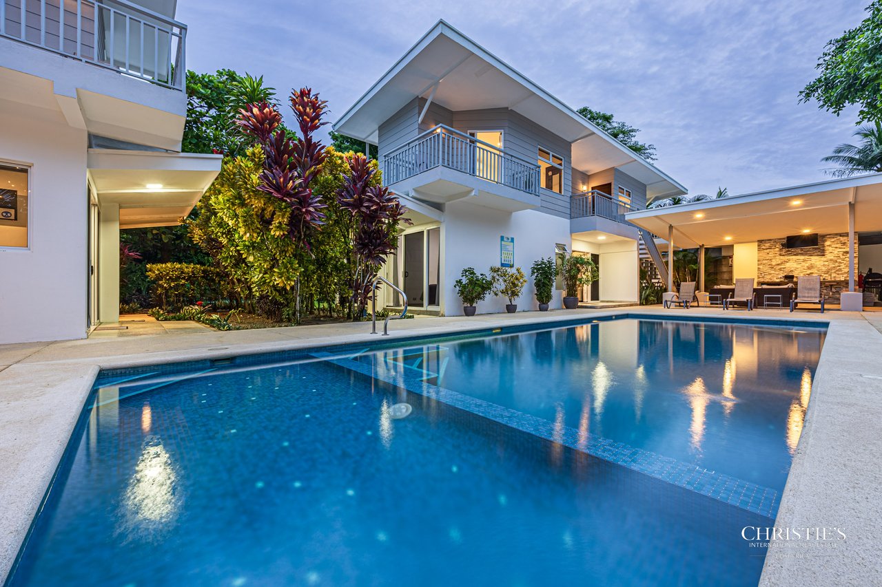 Uvita Paradise Hotel – Walk-to-Beach Boutique Hospitality Opportunity
