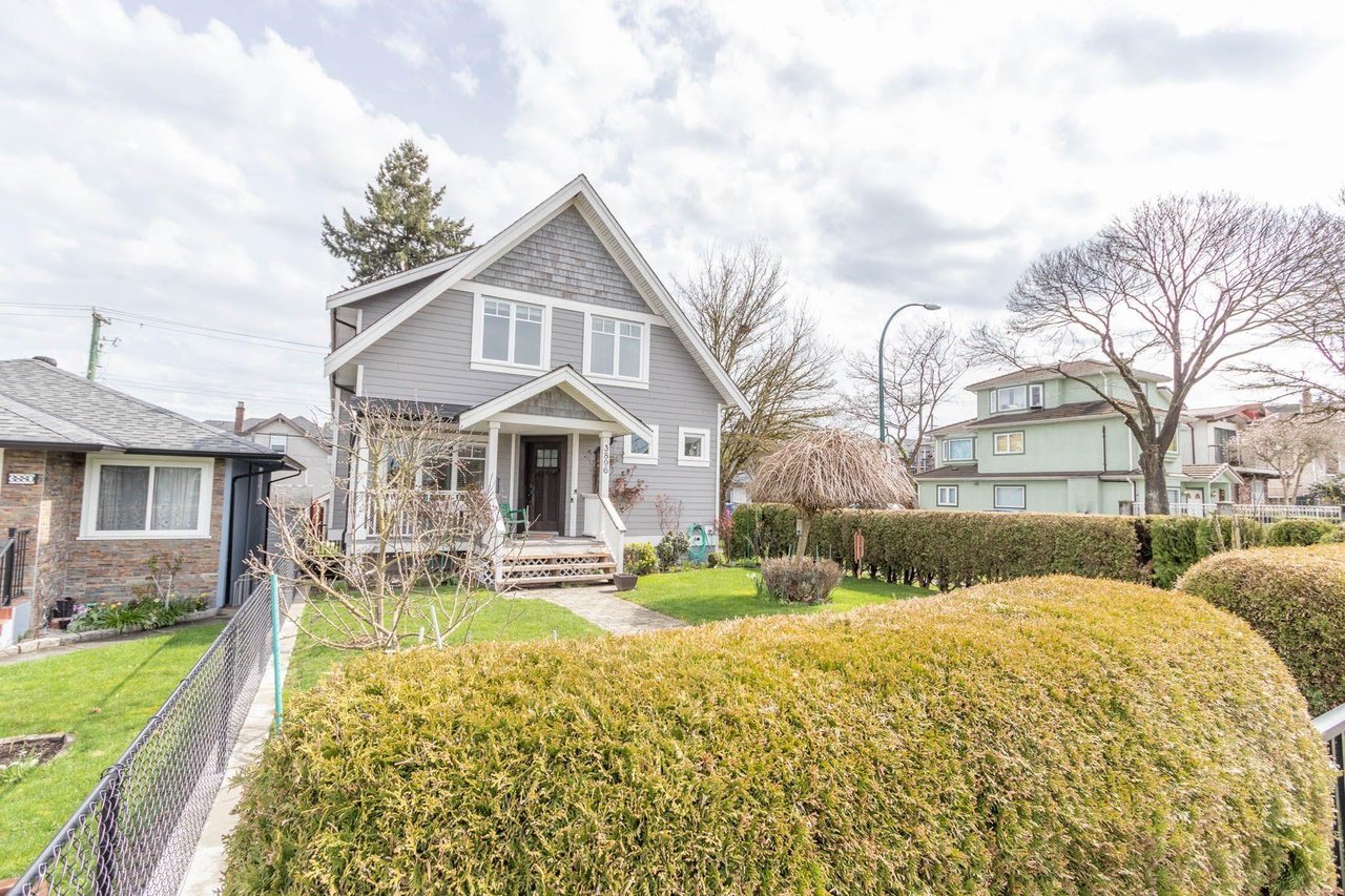 3896 Slocan St