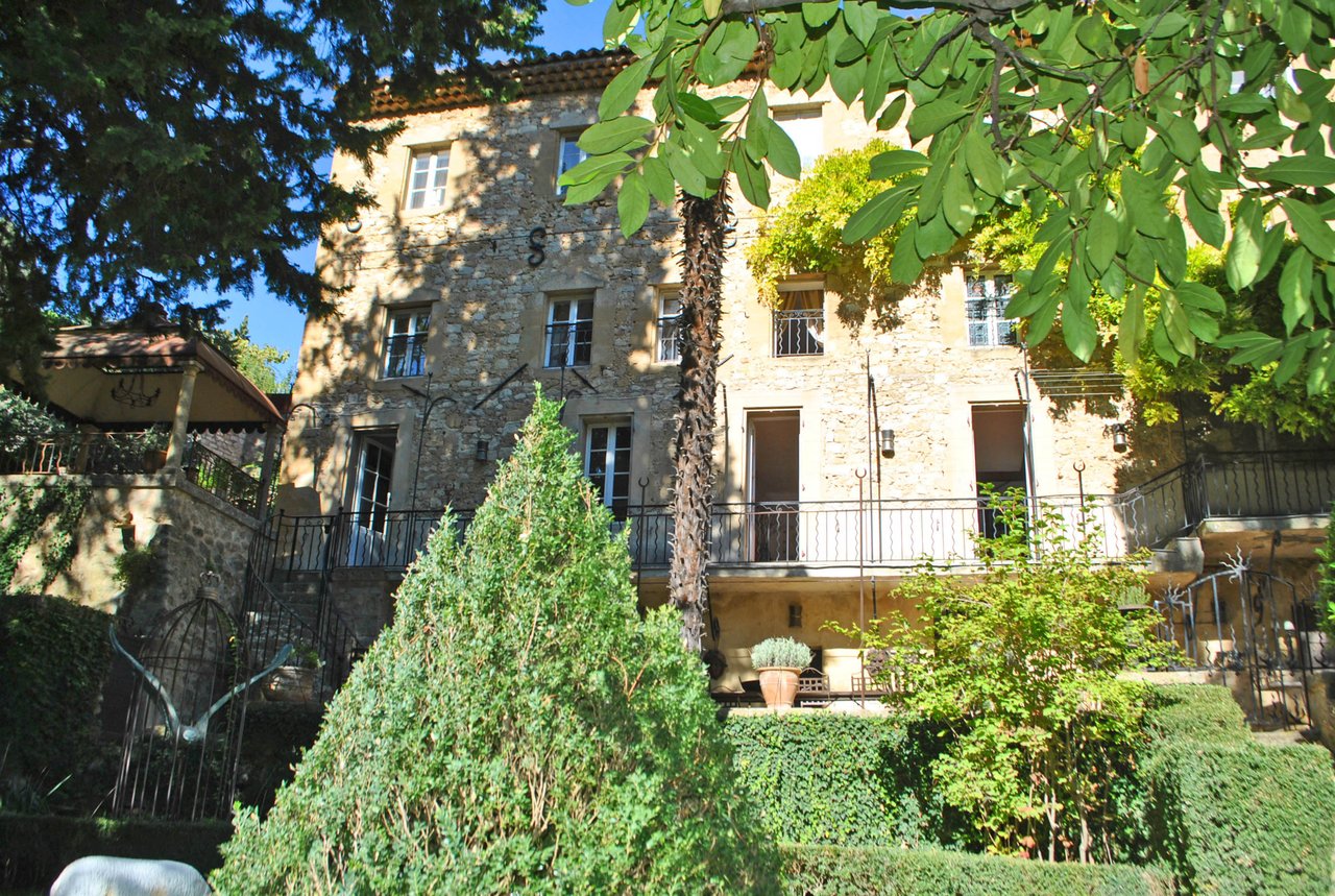 Exeptional late 17th century property 