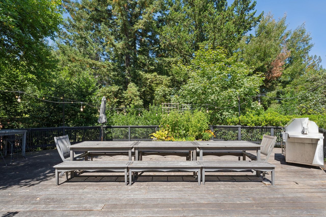 28 Black Log Rd