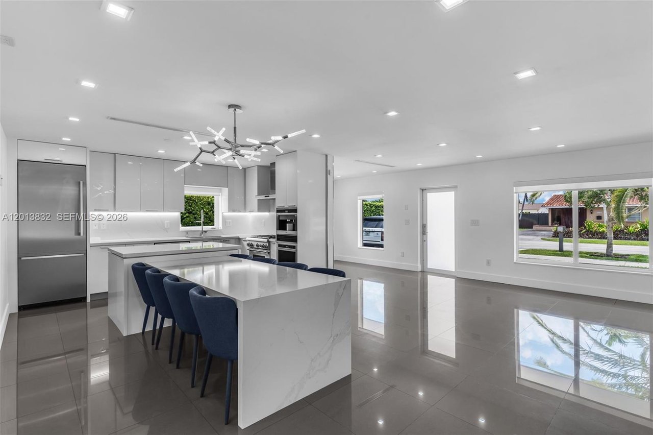 3112-village-green-miami-fl-pool-home-for-sale