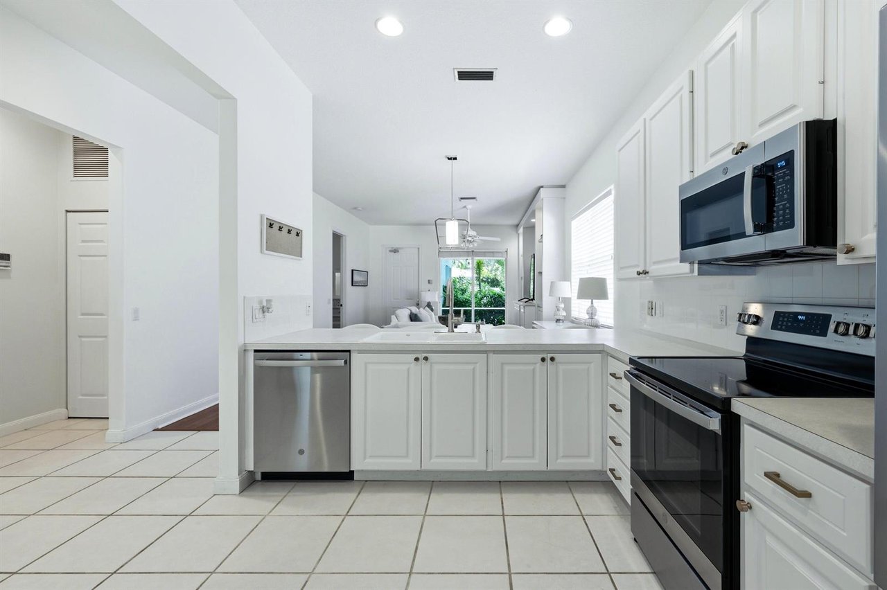 301 Newhaven Blvd