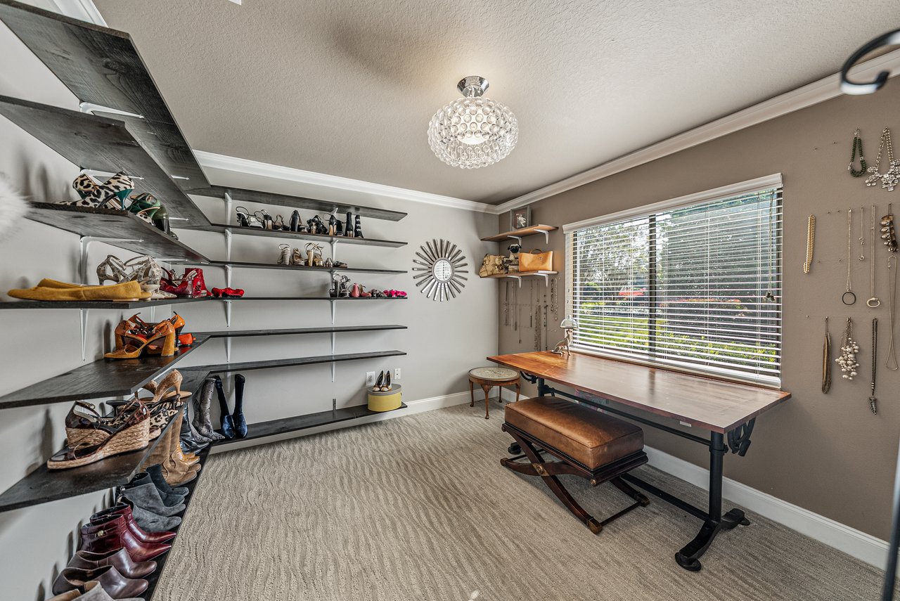 13247 THOROUGHBRED DR