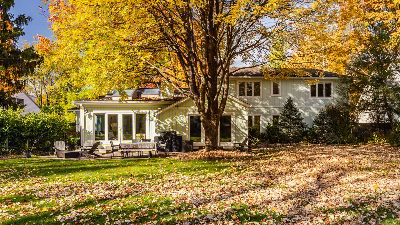 8045 Broadway Street