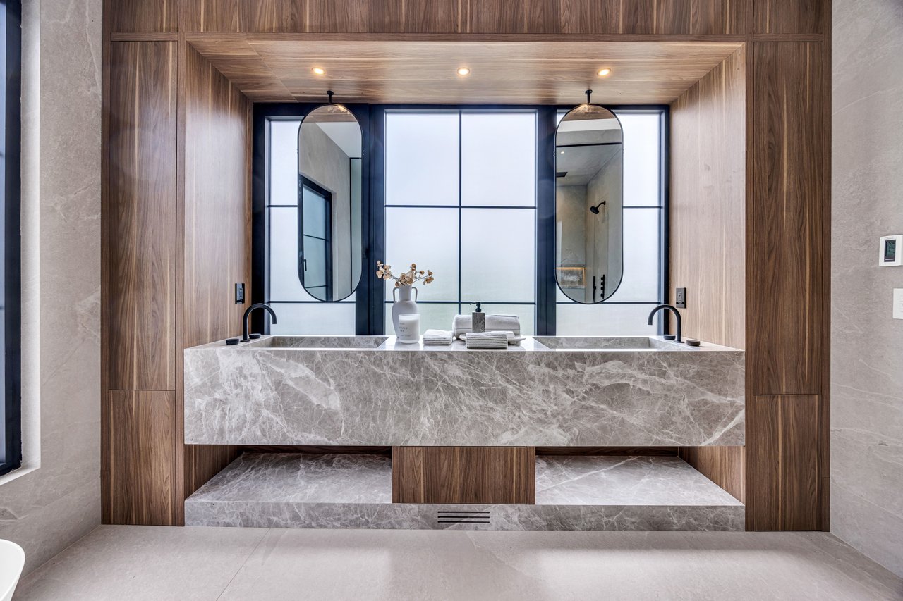 152 Third Line, Oakville