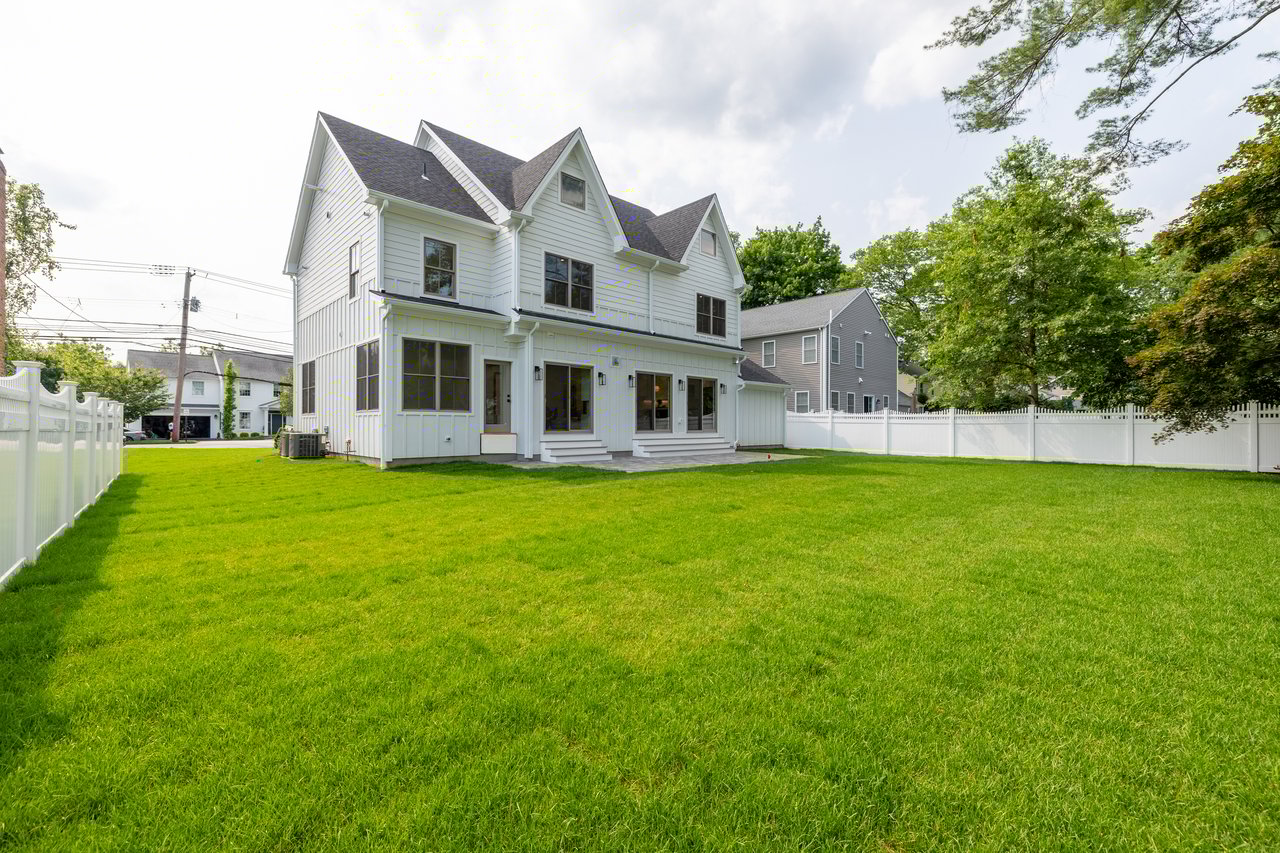 1846 Mill Plain Rd
