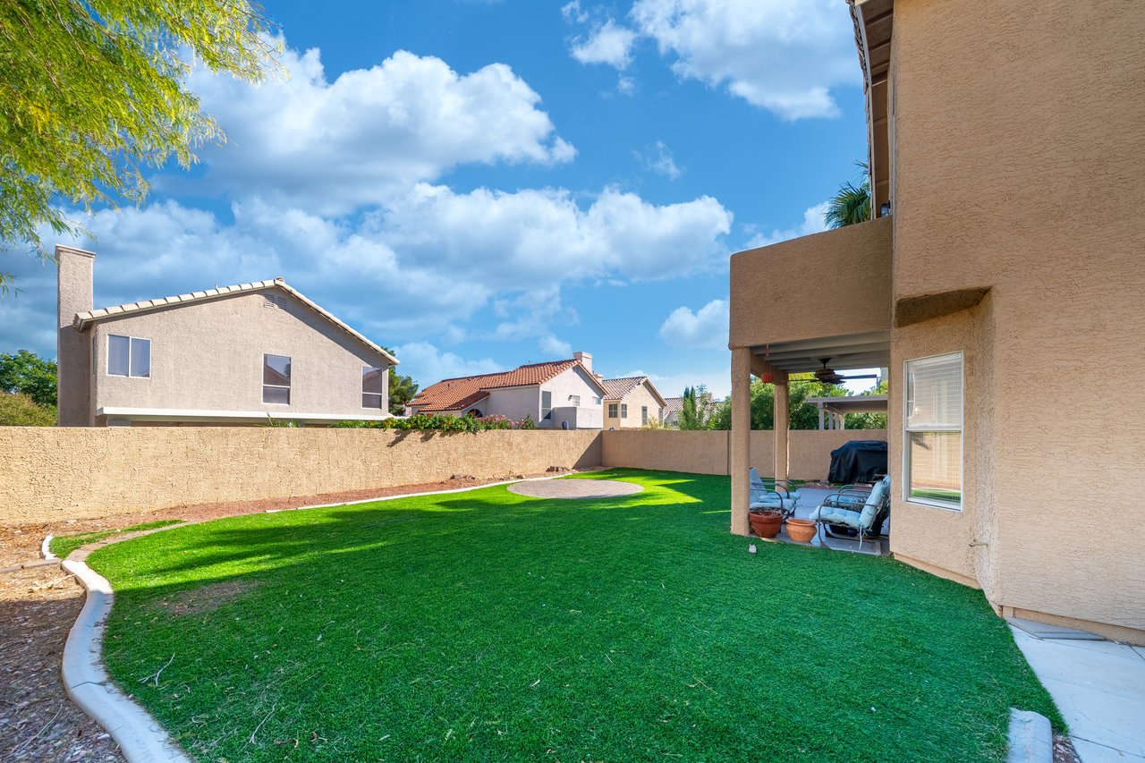 5620 Desert Creek Way