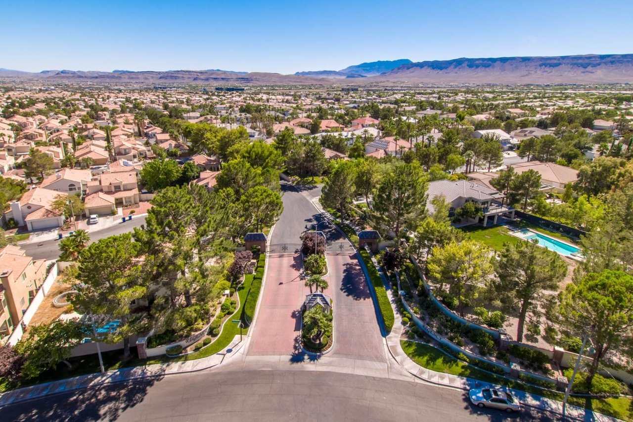 Regency At The Lakes