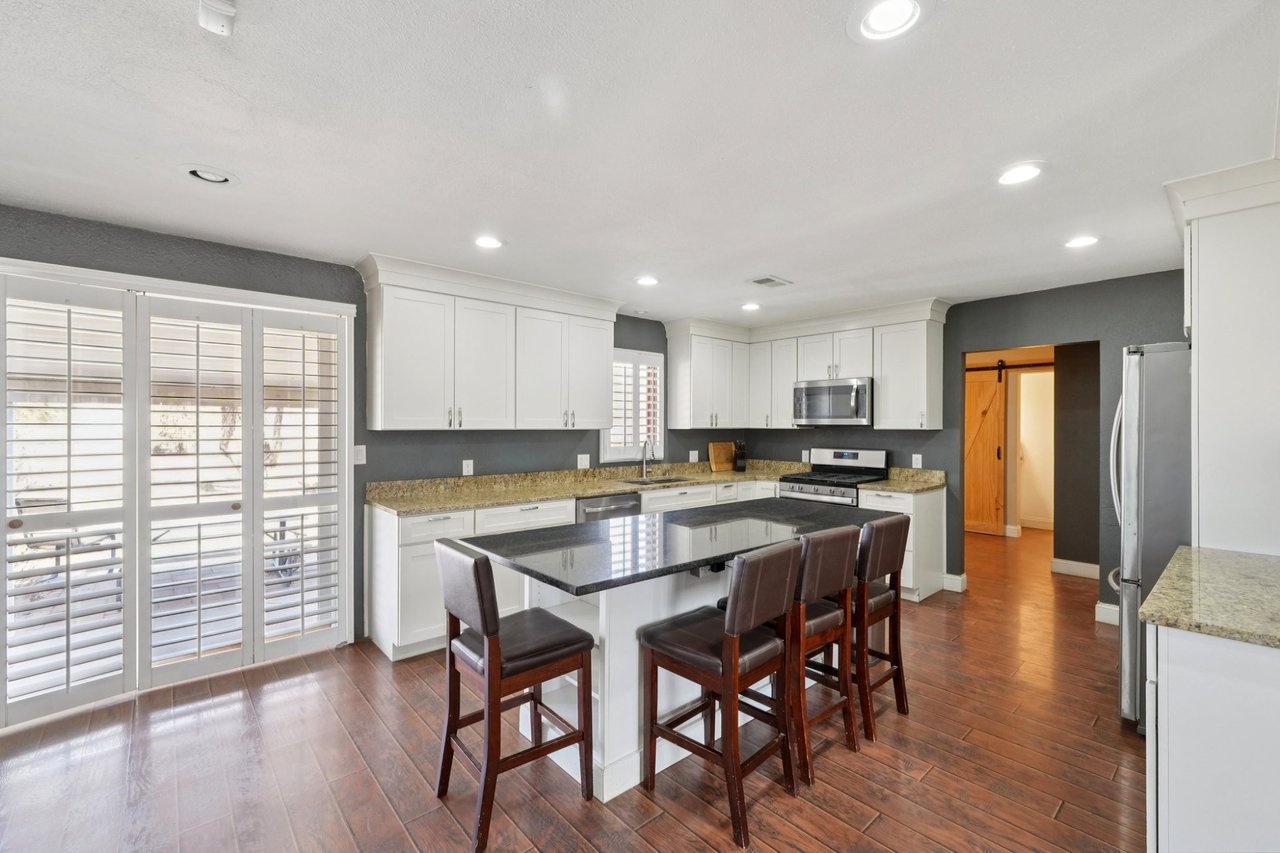 1003 W Camino Al Cielo Dr