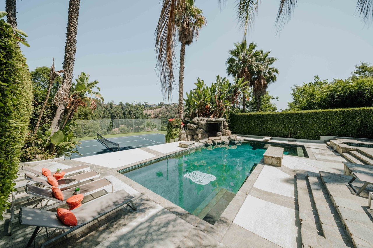 11037 Anzio Rd