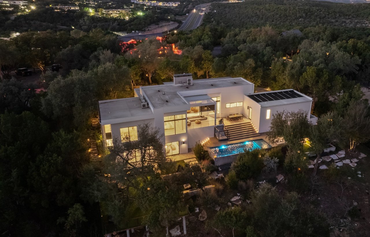 Modern Masterpiece in West Lake Hills